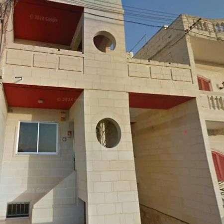 Luqa Premium Rooms Luaran gambar